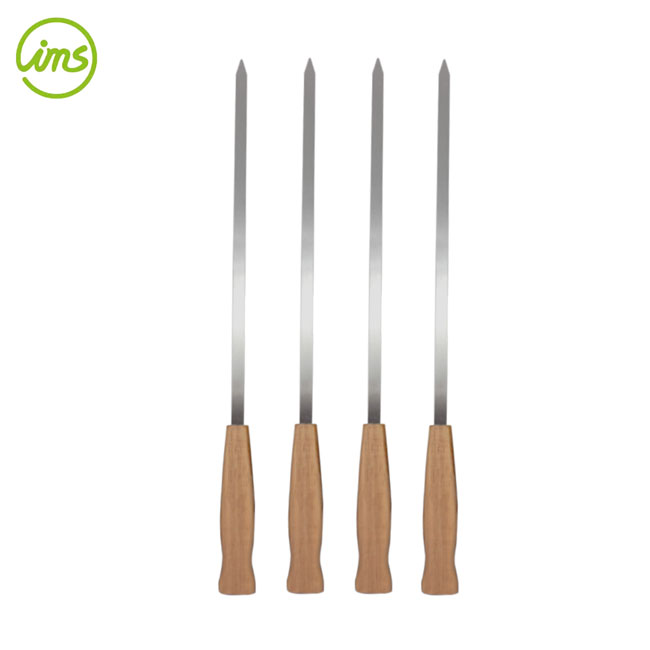 Lot de 4 brochettes avec manche en bois